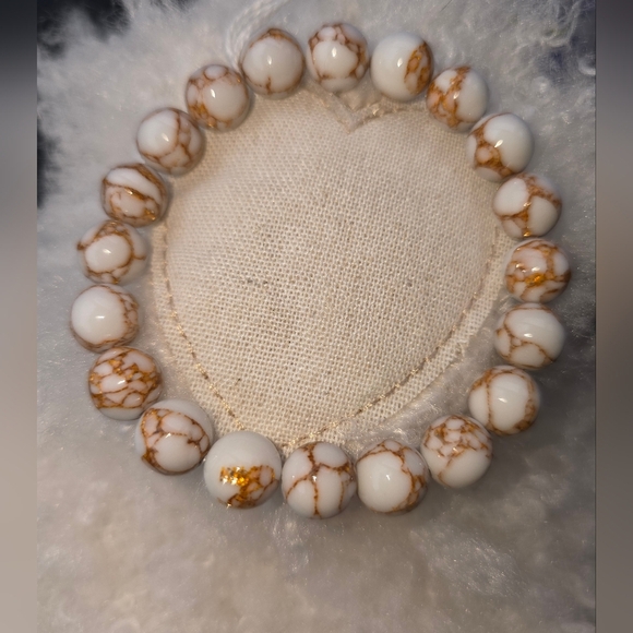 10mm Gold And White Howlite Bracet - Picture 9 of 12